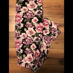 PLUS LEGGINGS-One Size